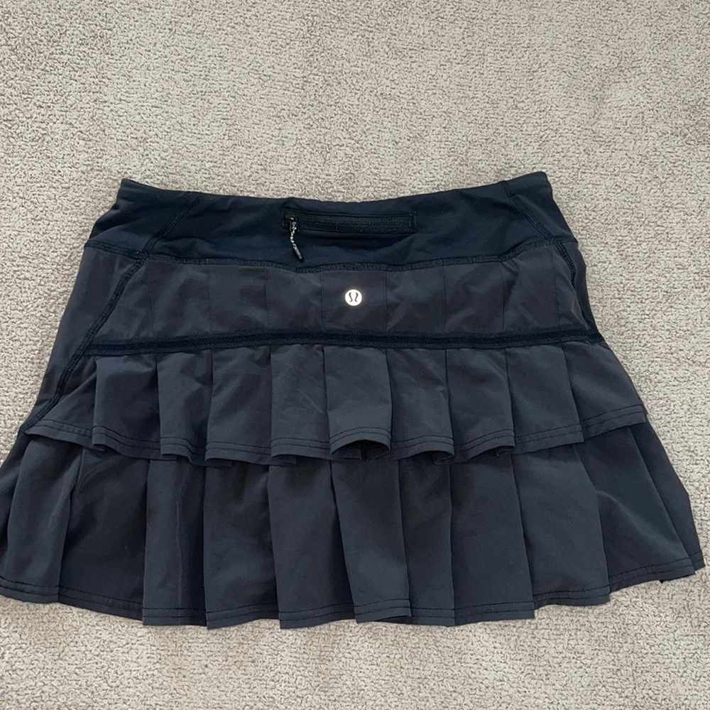 Lululemon Skirt Athletic tennis running golf skirt Size 6